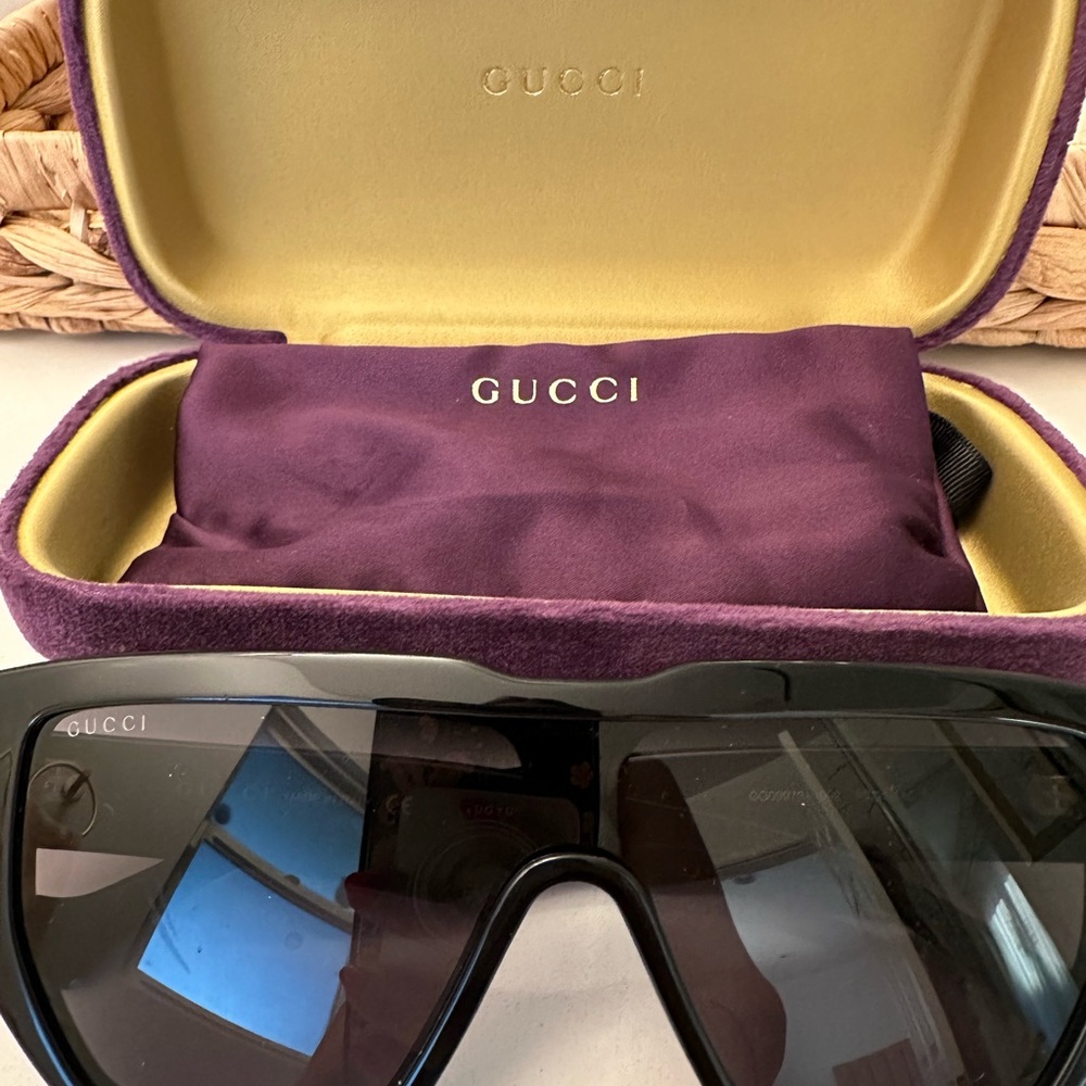 Gucci GG0997S Black Oversized Sunglasses | Like New with Case
